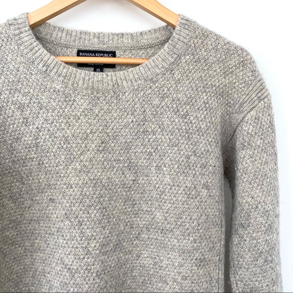 Banana Republic wool blend sweater with crew neck - Picture 2 of 5